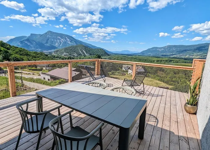T3 Neuf Au Calme Avec Vue Sur Les Montagnes